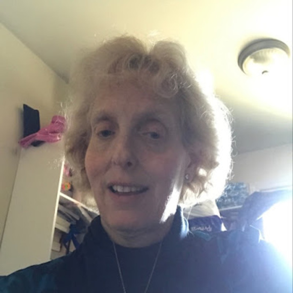 Meet your Posher, Leah - Picture 1 of 1